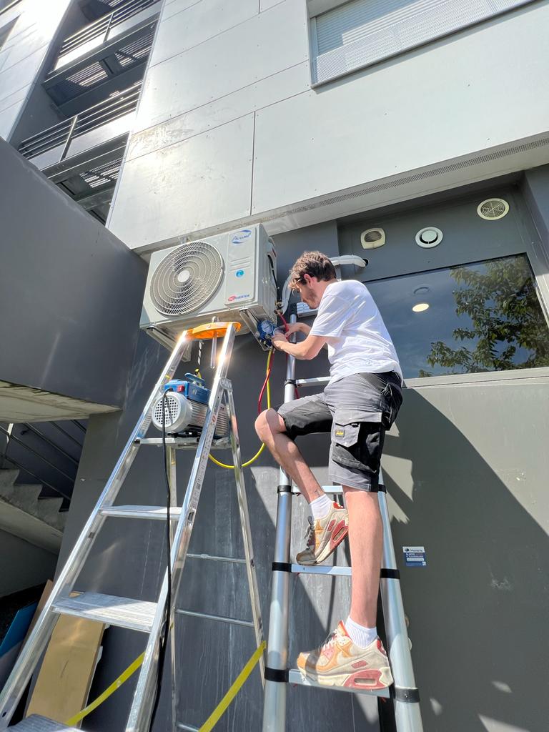 Climatisation réversible installée par Hecker & Frères Énergie (HFE) n°1
