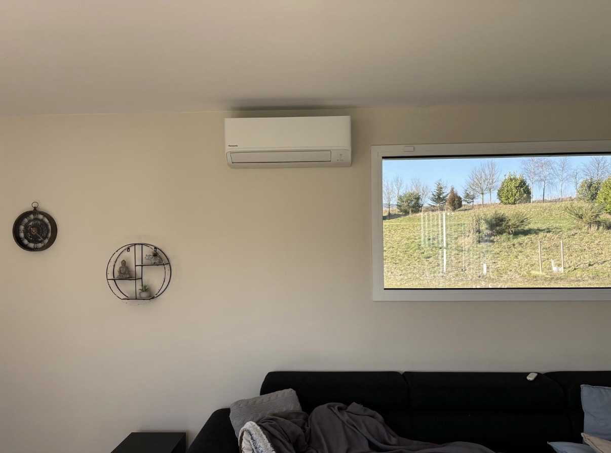 Climatisation multi-split Panasonic 3Z68 — unité murale dans le salon